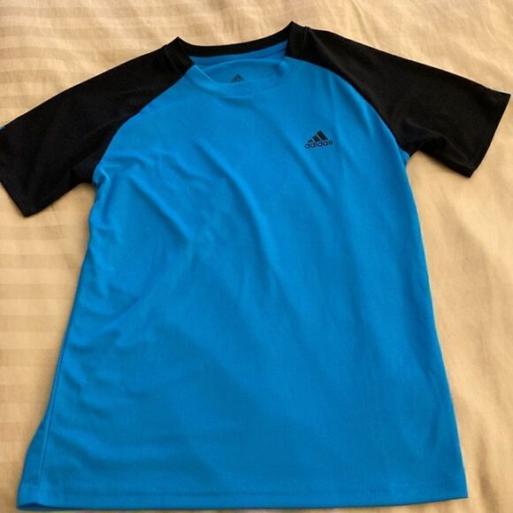 Adidas Club Boy’s Tennis Climalite Tee Shirt with Short Sleeve. Size Medium. - Picture 1 of 7